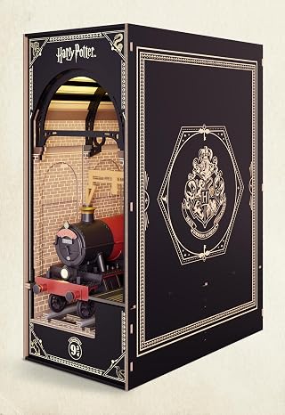 Harry Potter: Official Hogwarts Express Book Nook (With Lights!) - Tales for Tadpoles